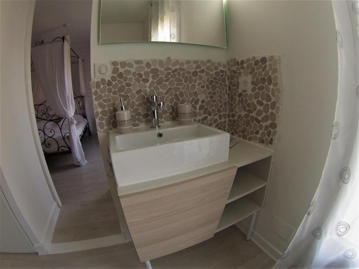 Au Coeur Du Bien Etre, Chambre D'Hotes Avec Piscine Chauffee Et Couverte, Spa, Sauna, Massages Monteaux Exterior foto