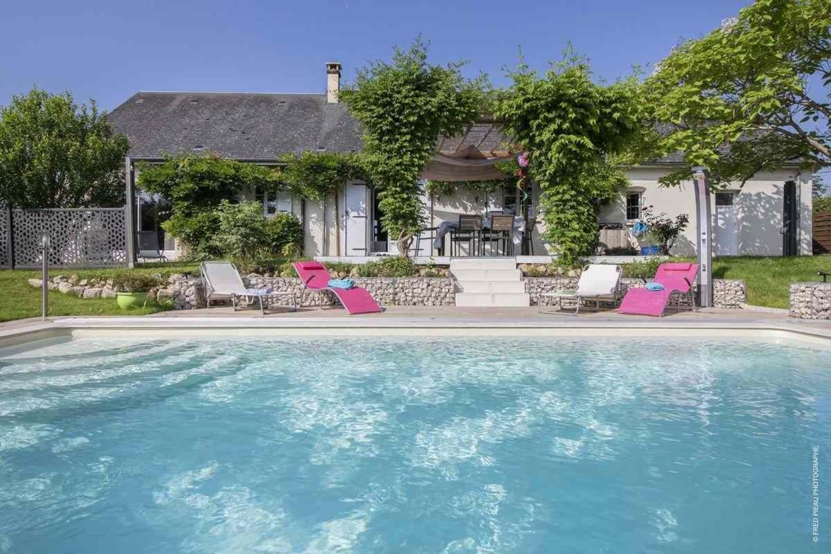 Au Coeur Du Bien Etre, Chambre D'Hotes Avec Piscine Chauffee Et Couverte, Spa, Sauna, Massages Monteaux Exterior foto